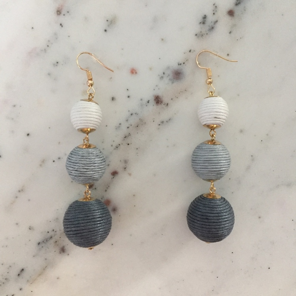 🆑 "Libby" Earrings || Gray & White Ombré Bon Bon - Picture 2 of 10